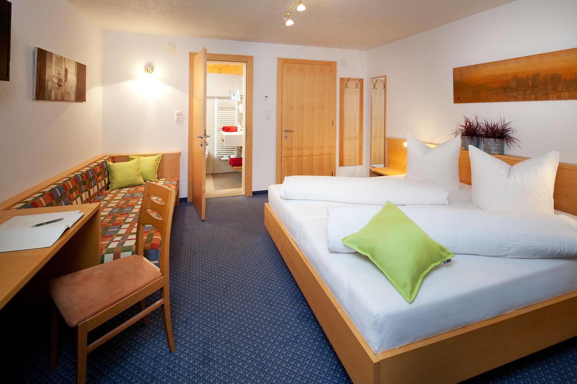 Aparthotel Brunnenhof Damuels Exterior photo